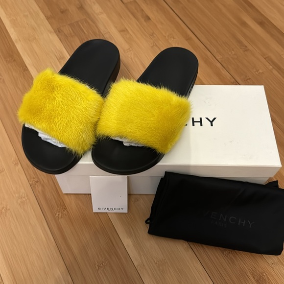 Givenchy Mink Slides - Picture 7 of 13